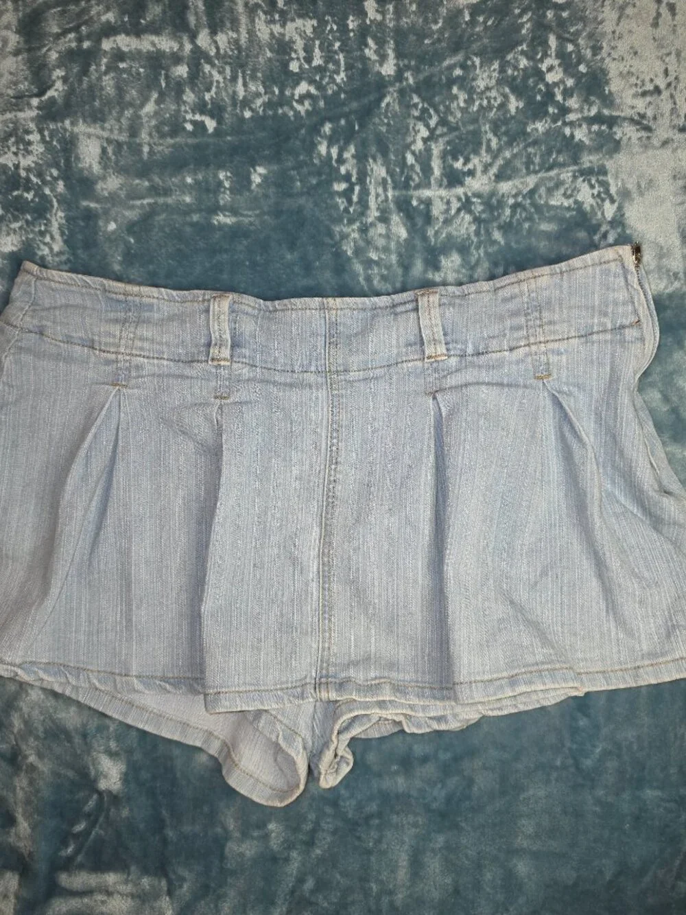 Micro Mini Pleated Skort - Light Wash - Picture 5 of 7